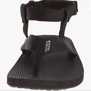 New Teva women’s sandal urban